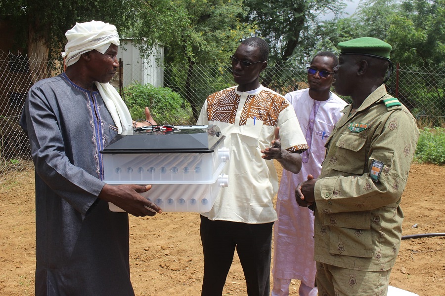 INSTALLATION D'ÉQUIPEMENTS SOLAIRES, PISCICOLES ET AVICOLES / PROJET P.A.F.E.J / TAHOUA