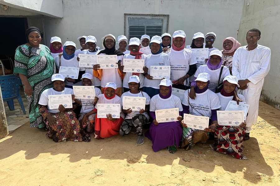 𝐅𝐨𝐫𝐦𝐞𝐫 𝐥𝐞𝐬 𝐚𝐦𝐛𝐚𝐬𝐬𝐚𝐝𝐫𝐢𝐜𝐞𝐬 𝐝𝐞 𝐥𝐚 𝐩𝐚𝐢𝐱 à 𝐌𝐚𝐝𝐚𝐫𝐨𝐮𝐧𝐟𝐚 : 𝐐𝐮𝐚𝐧𝐝 𝐥𝐞 𝐧𝐮𝐦𝐞́𝐫𝐢𝐪𝐮𝐞 𝐝𝐞𝐯𝐢𝐞𝐧𝐭 𝐮𝐧 𝐨𝐮𝐭𝐢𝐥 𝐩𝐨𝐮𝐫 𝐥𝐚 𝐜𝐨𝐡𝐞́𝐬𝐢𝐨𝐧 𝐬𝐨𝐜𝐢𝐚𝐥𝐞